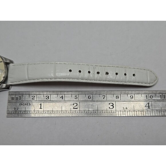 Wenger Swiss Made 7038X Ladies MOP Diamond Dial 100M Sapphire Quartz New Battery - Picture 7 of 11